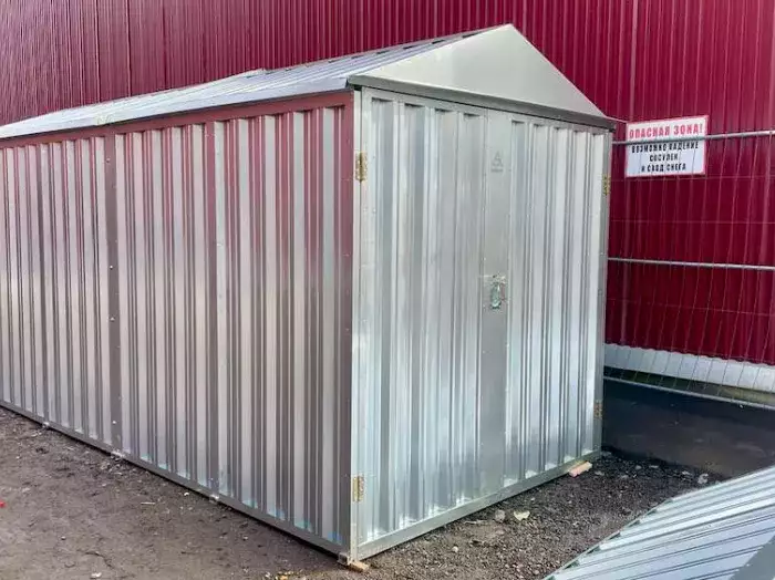 Эргономичный контейнер для хранения с двускатной крышей в цинковом цвете на территорию аэродрома, г. Жуковский, МО