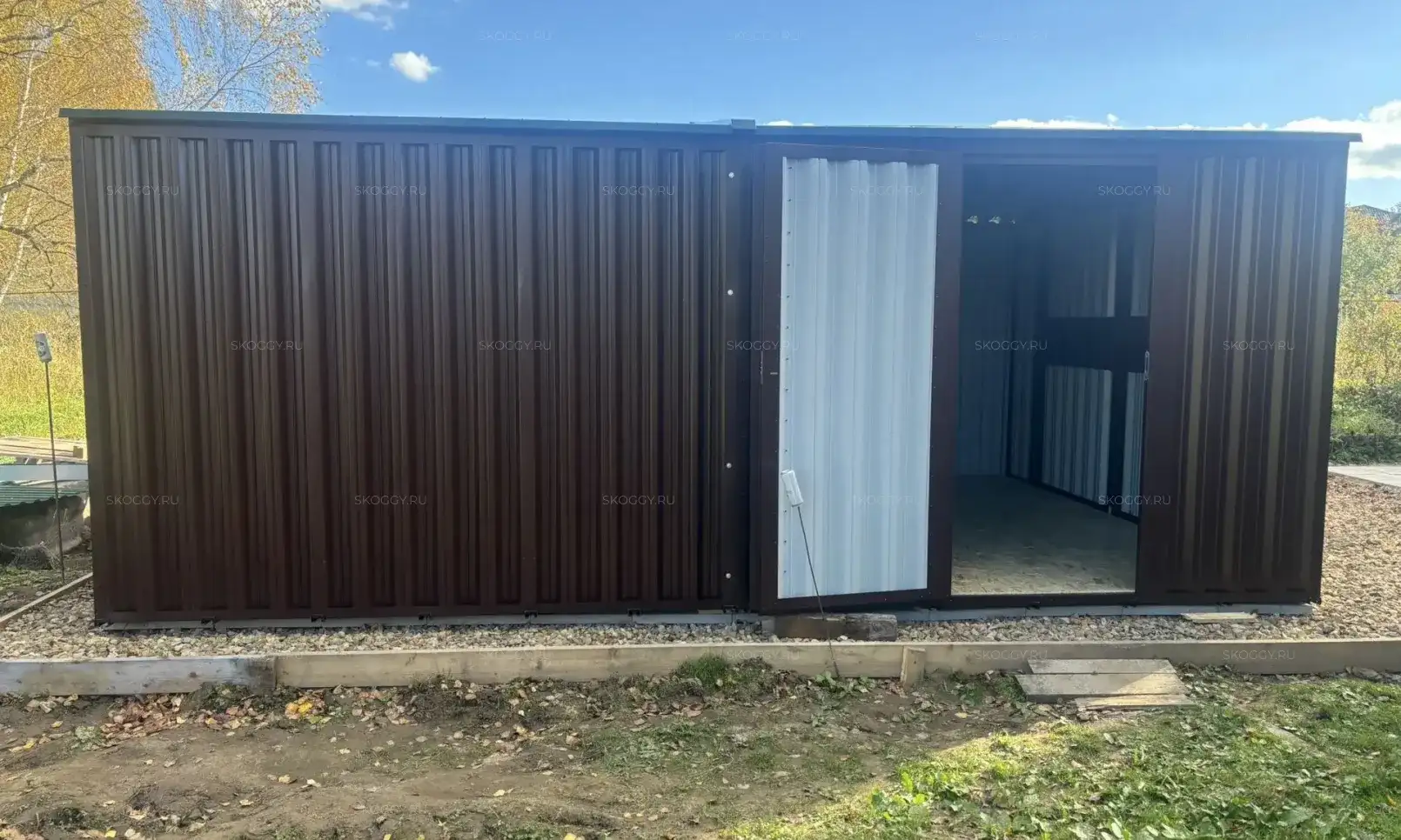 Металлический гараж SKOGGY для загородного участка